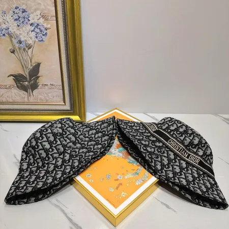 ディオール 帽子