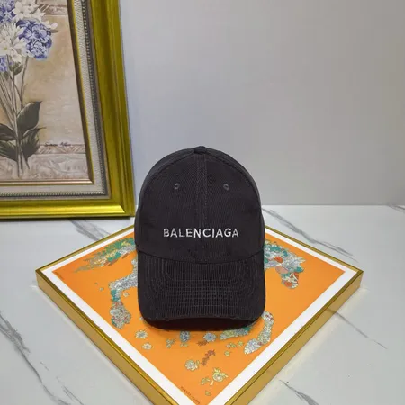 バレンシアガ 帽子