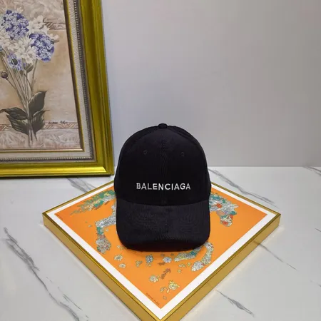 バレンシアガ 帽子