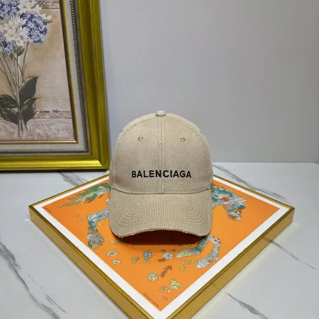 バレンシアガ 帽子