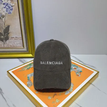バレンシアガ 帽子