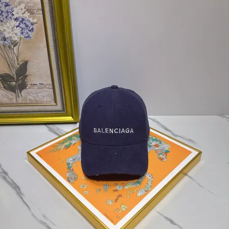 バレンシアガ 帽子