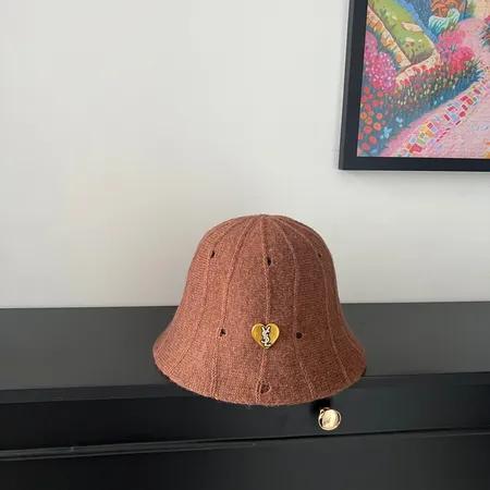 イブサンローラン 帽子