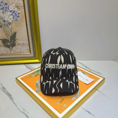 ディオール 帽子