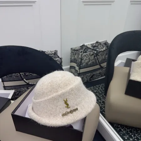 イブサンローラン 帽子