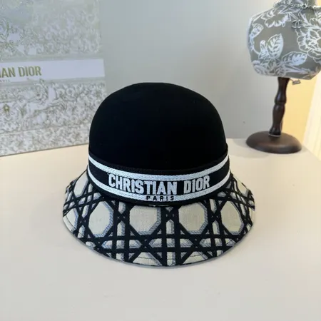 ディオール 帽子