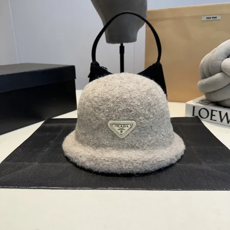 プラダ 帽子