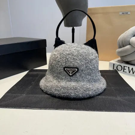 プラダ 帽子
