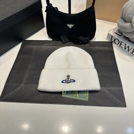 ヴィヴィアン・ウエストウッド 帽子