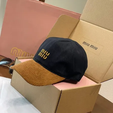 ヴァレンティノ 帽子