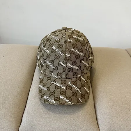 バレンシアガ 帽子