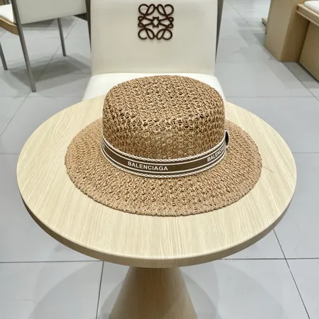 バレンシアガ 帽子