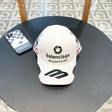 バレンシアガ 帽子