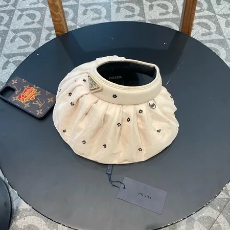 プラダ 帽子