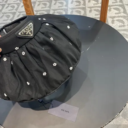 プラダ 帽子