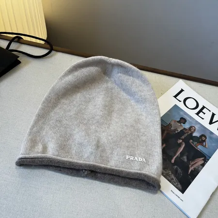 プラダ 帽子
