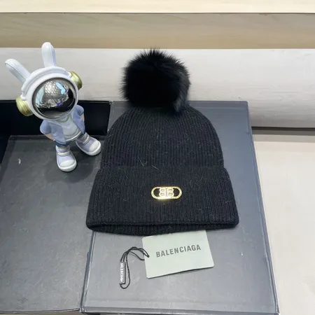 バレンシアガ 帽子