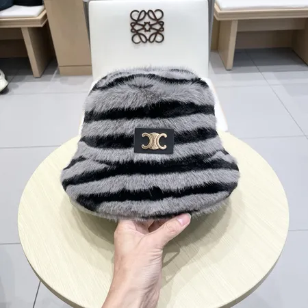 セリーヌ 帽子