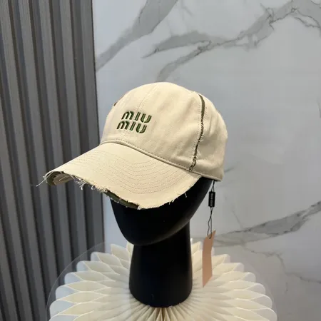 ヴァレンティノ 帽子