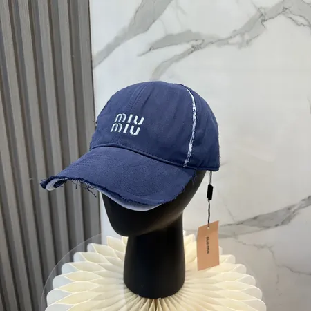 ヴァレンティノ 帽子