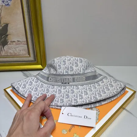 ディオール 帽子