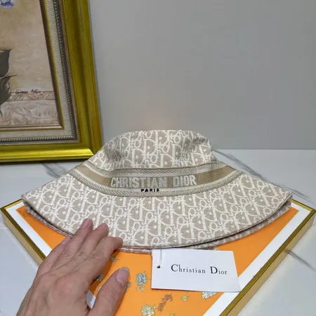 ディオール 帽子