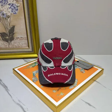 バレンシアガ 帽子