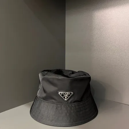 プラダ 帽子