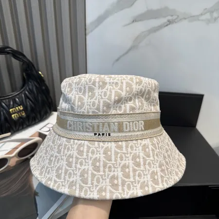 ディオール 帽子