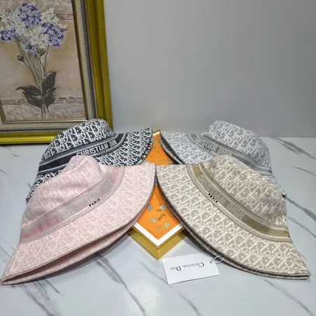 ディオール 帽子