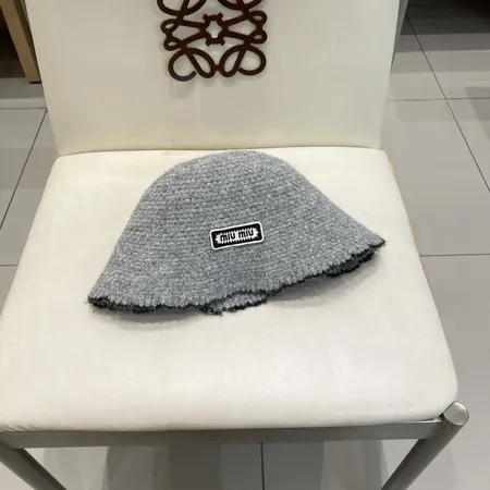 ミュウミュウ 帽子