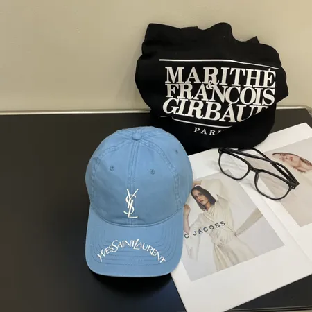 イブサンローラン 帽子