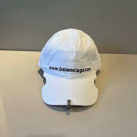 バレンシアガ 帽子