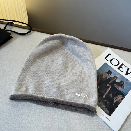 プラダ 帽子
