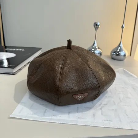 プラダ 帽子