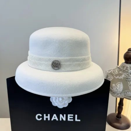 ヴァレンティノ 帽子