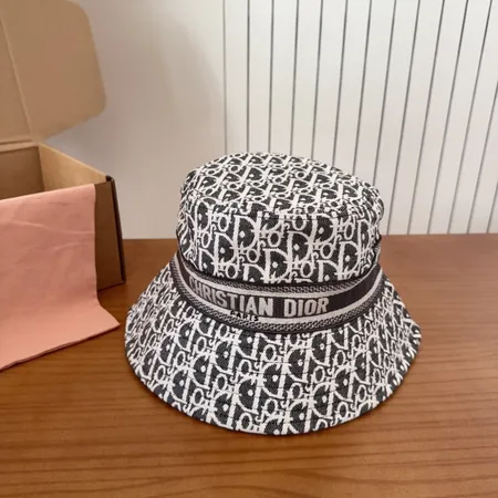 ディオール 帽子