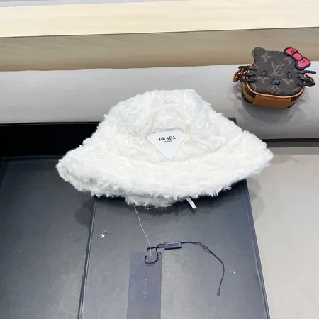 プラダ 帽子