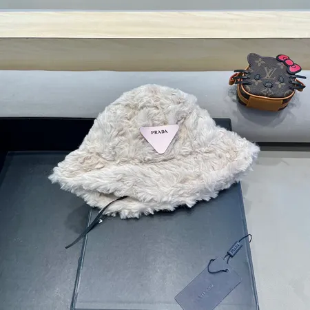 プラダ 帽子