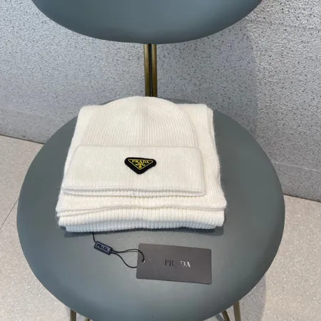 プラダ 帽子