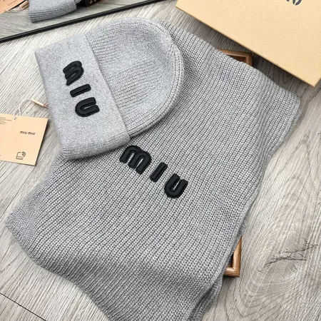 ミュウミュウ 帽子