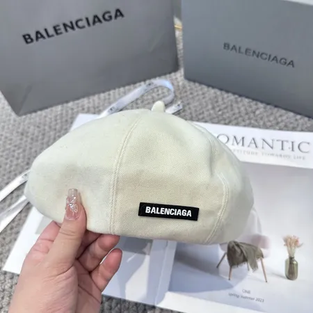 バレンシアガ 帽子