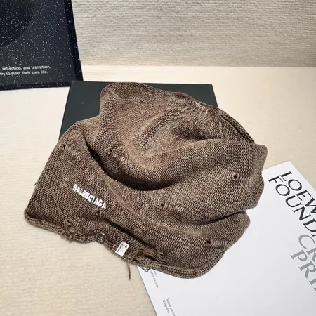 バレンシアガ 帽子