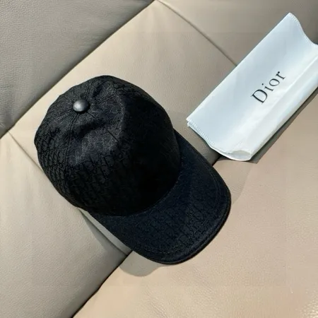 ディオール 帽子