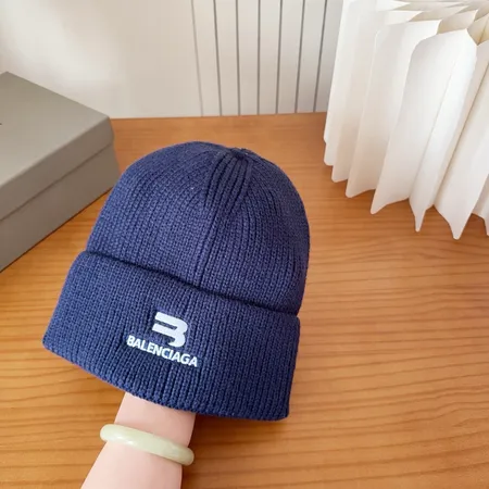 バレンシアガ 帽子