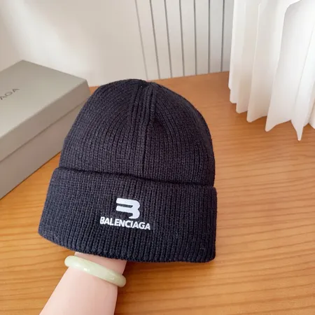 バレンシアガ 帽子