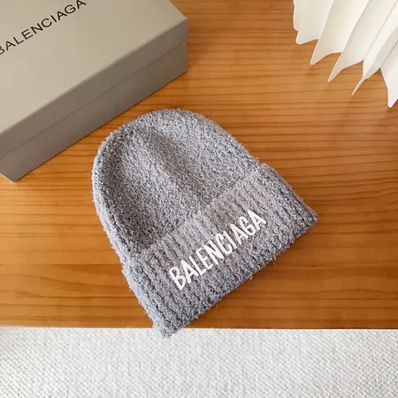 バレンシアガ 帽子