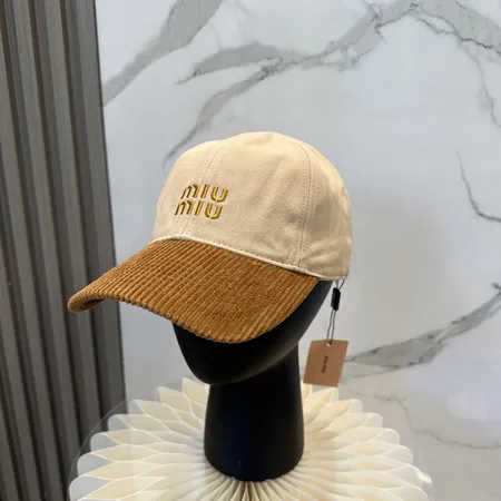 ヴァレンティノ 帽子