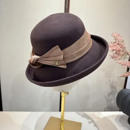 ヴァレンティノ 帽子