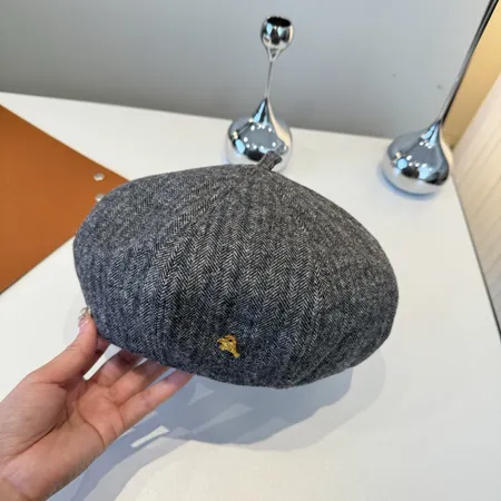 プラダ 帽子